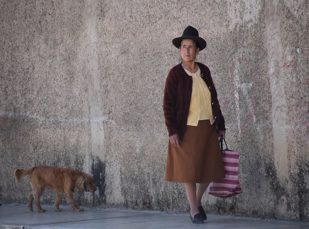 cruce perro y mujer